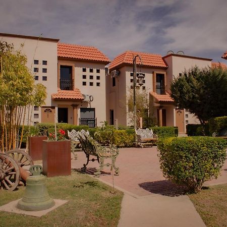 Suites Cervantes Chihuahua Kültér fotó