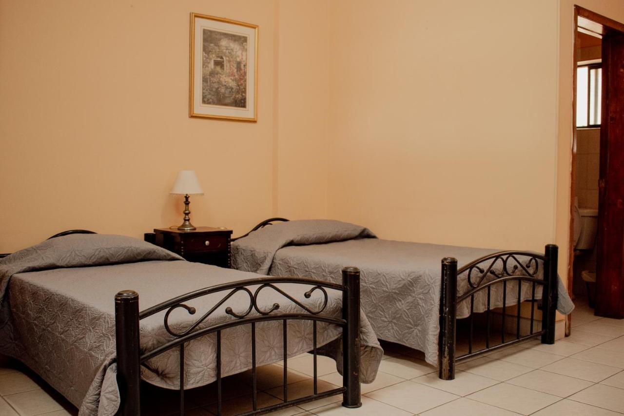 Suites Cervantes Chihuahua Kültér fotó