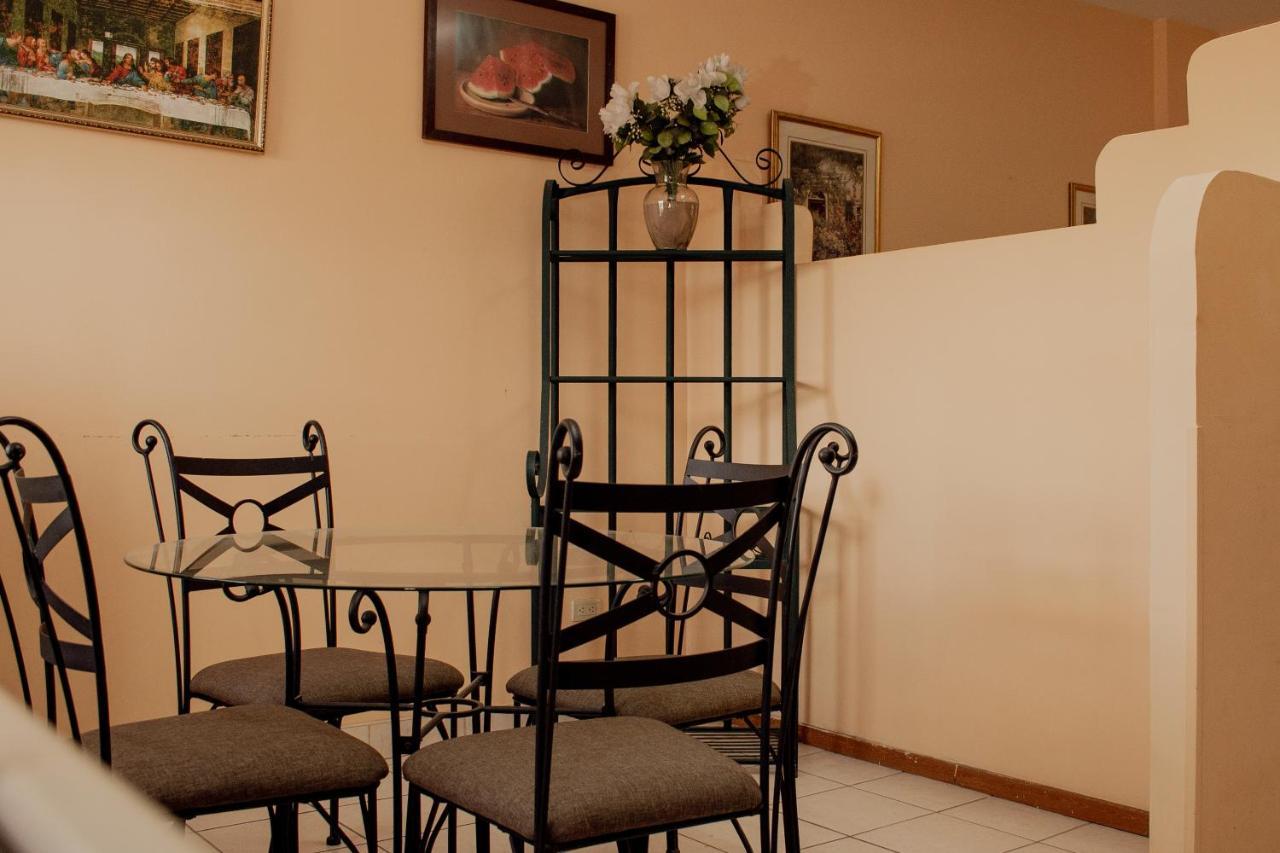 Suites Cervantes Chihuahua Kültér fotó