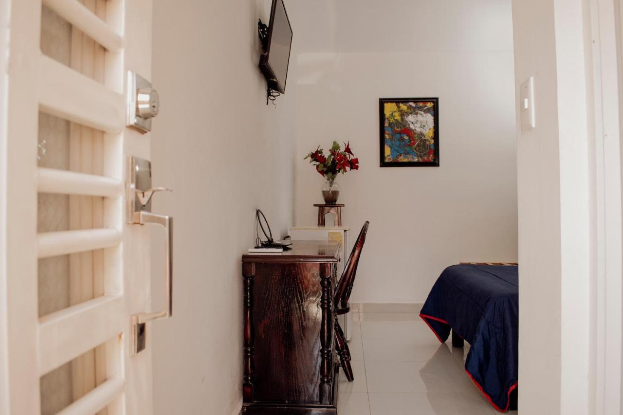 Suites Cervantes Chihuahua Kültér fotó