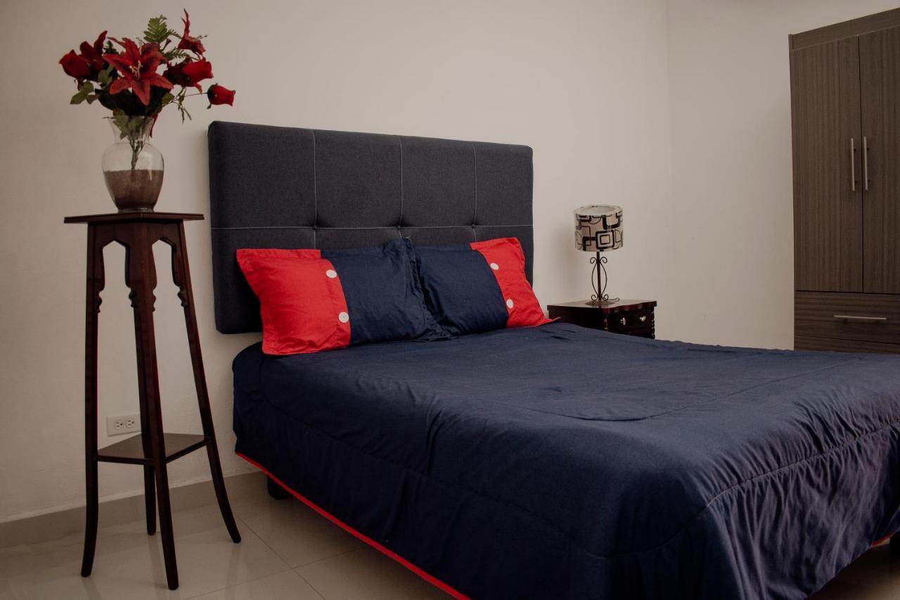 Suites Cervantes Chihuahua Kültér fotó
