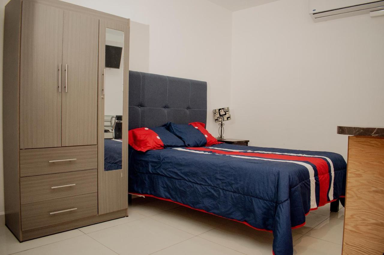 Suites Cervantes Chihuahua Kültér fotó